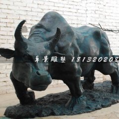 銅雕耕牛，耕地銅牛雕塑