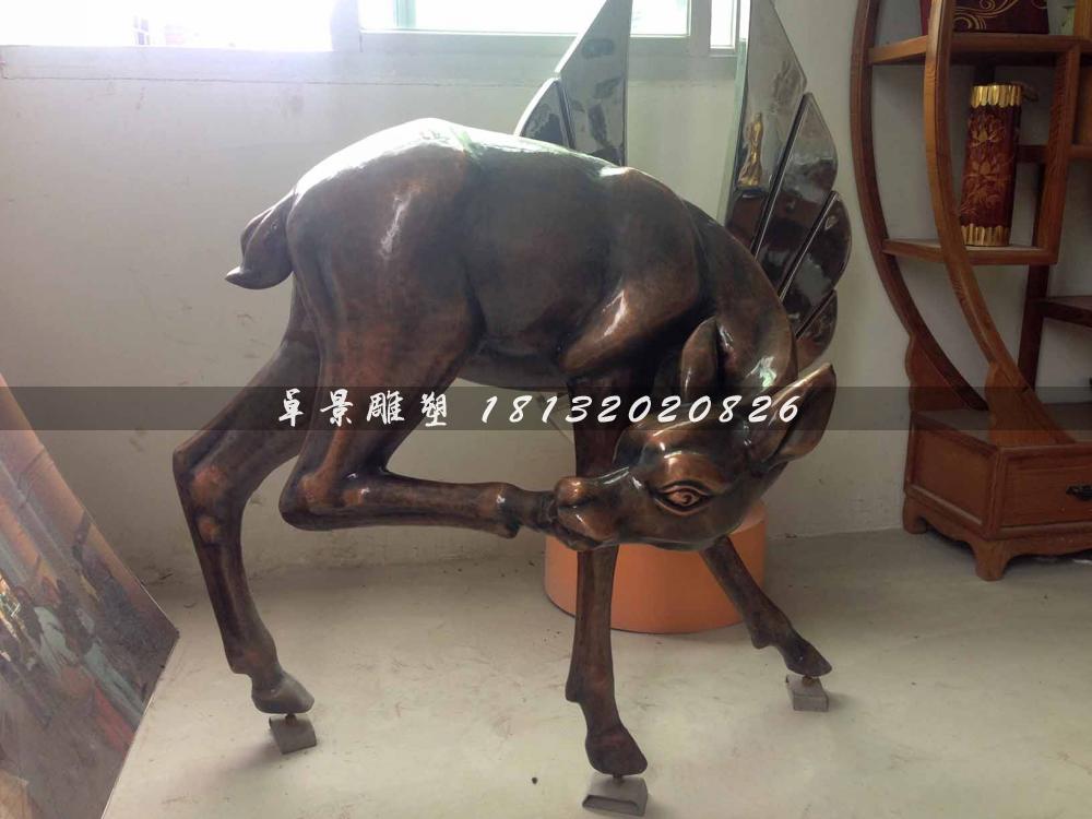 鍛銅小鹿-福州倉(cāng)山濱海地產(chǎn)七街十二府