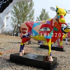 小牛雕塑，玻璃鋼彩繪動物