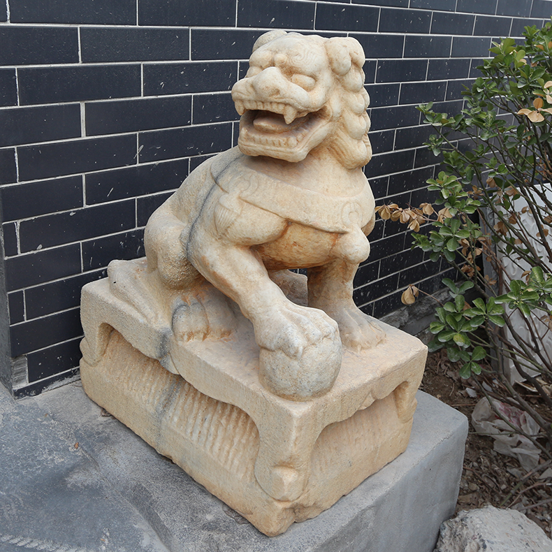 踩球石獅子，庭院門口石雕