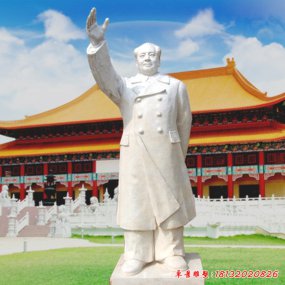 八一廣場(chǎng)毛主席塑像