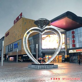 校園愛(ài)心雕塑