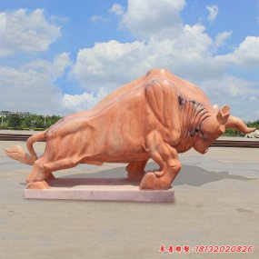 晚霞紅石牛雕塑
