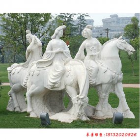 公園的人物雕塑